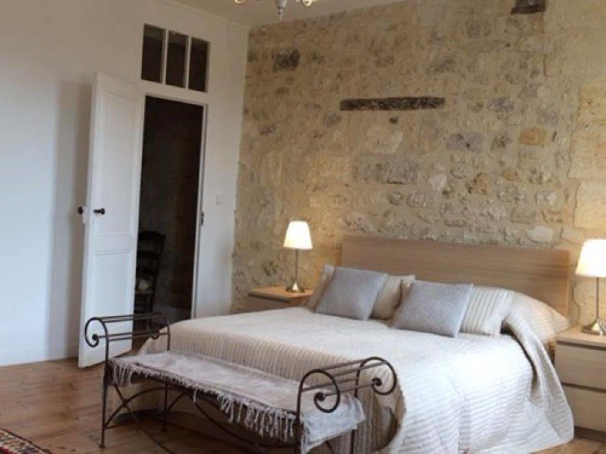 La Maison Colline Saint-Emilion Exterior photo